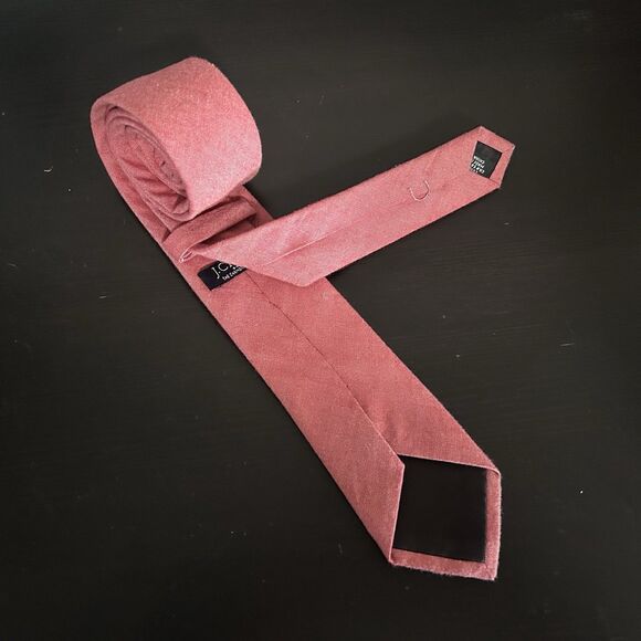 J Crew Chambray 100% Cotton Necktie Tie Soft Red Skinny 2 1/2 x 61 - Picture 2 of 3